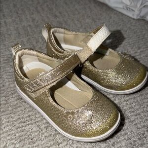 Stride rite Gold Glittery Shoes 6.5 Wide